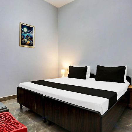 Indraprastha Super Hotel Live View מראה חיצוני תמונה