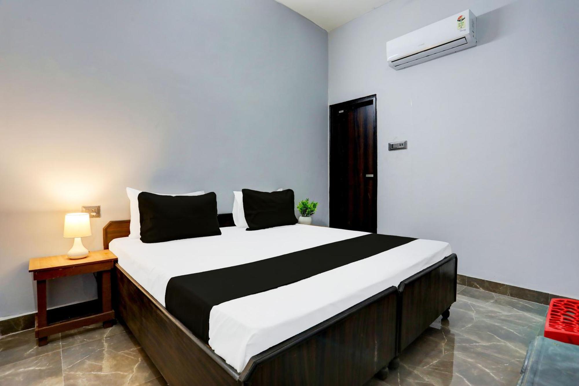 Indraprastha Super Hotel Live View מראה חיצוני תמונה