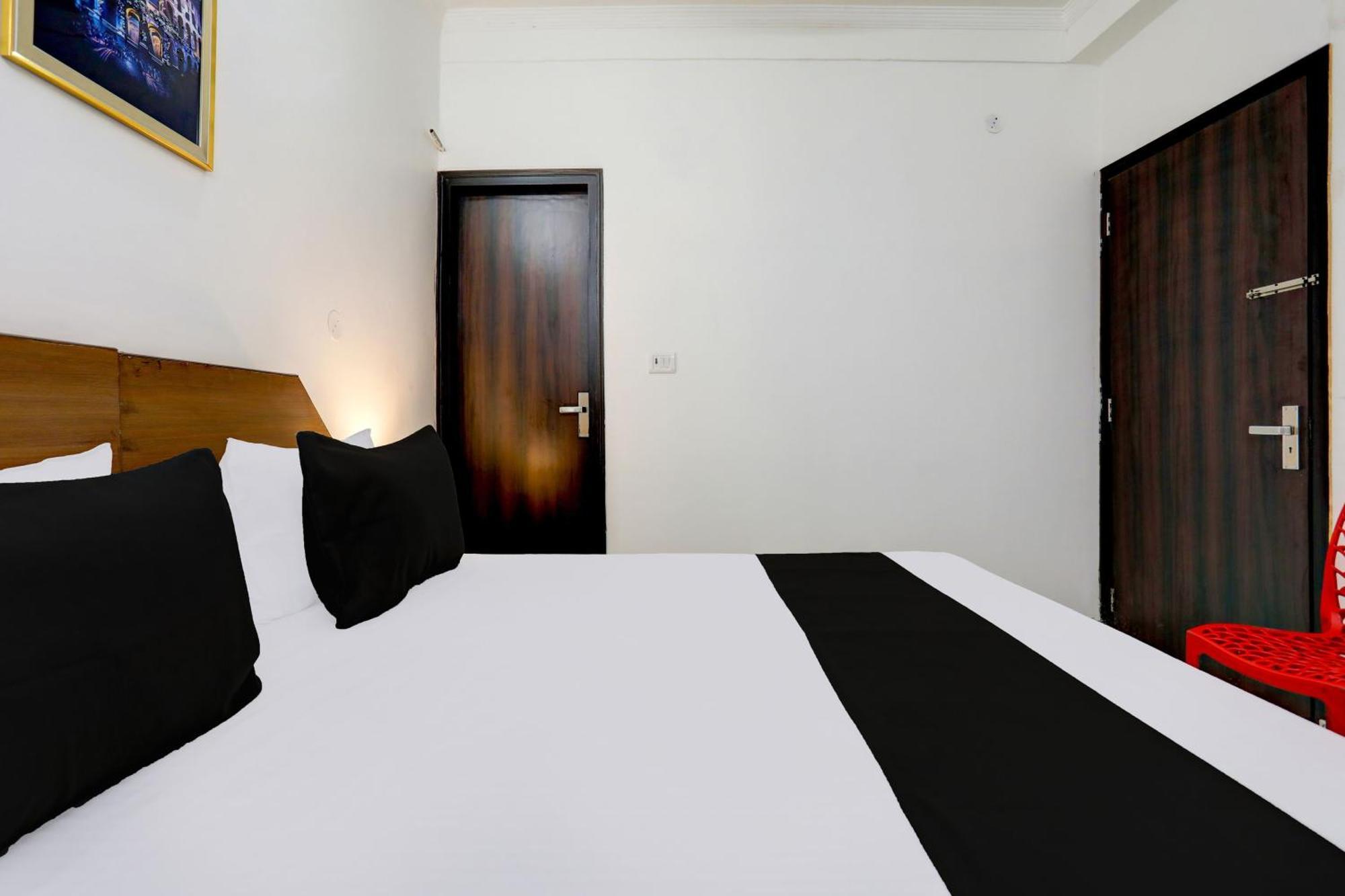 Indraprastha Super Hotel Live View מראה חיצוני תמונה